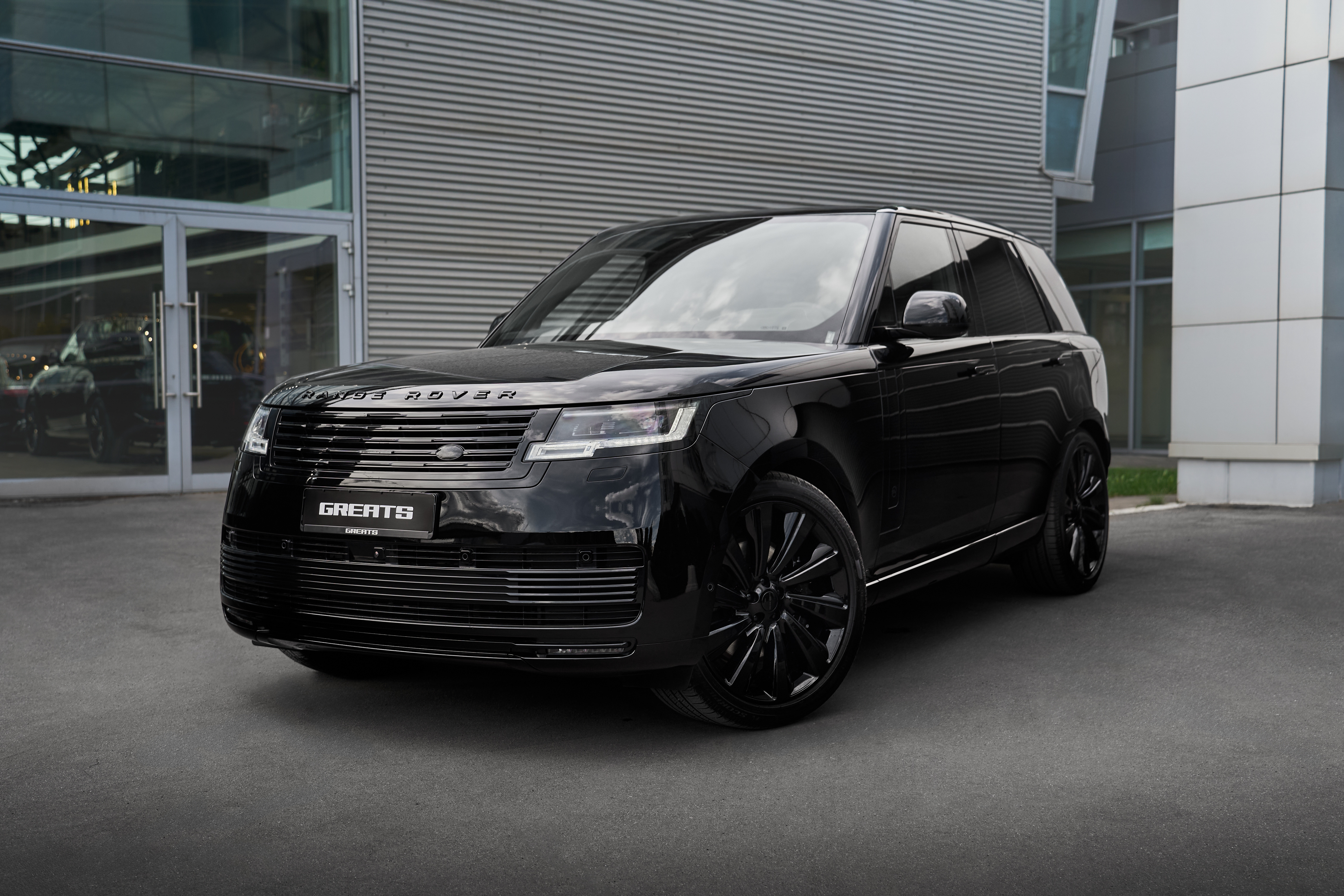 Купить Land-Rover Range Rover SV Black 4.4 (615 л.с.) Черный, 2026