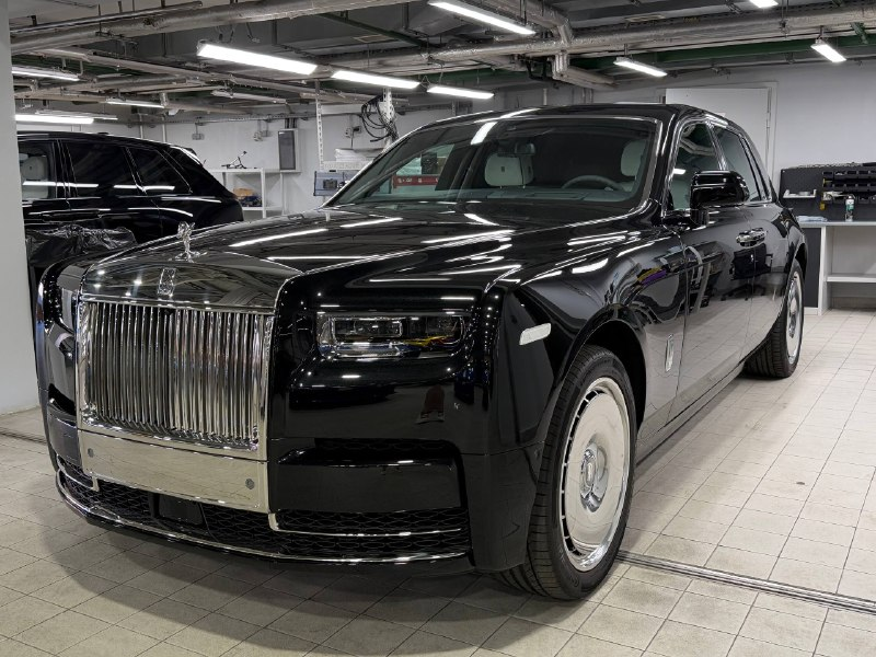 Купить Rolls-Royce Phantom 6.7 (571 л.с.) Черный, 2026 в Москве и