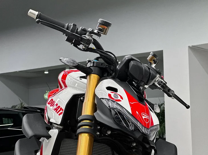 Ducati Streetfighter V4 Supreme