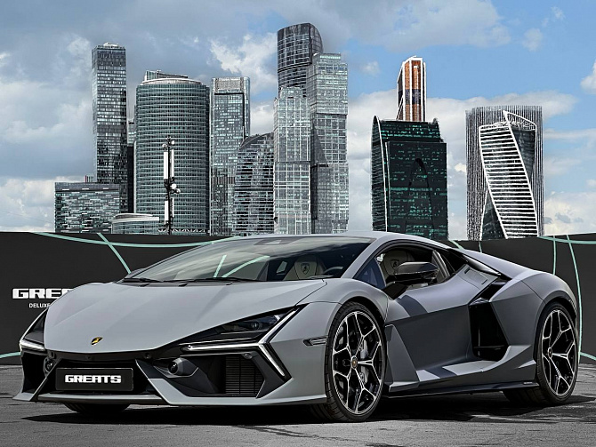 Lamborghini Revuelto