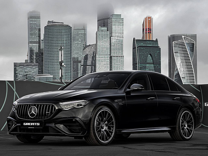 Mercedes-Benz E53 AMG Hybrid 3.0 (585 л.с.) Черный, 2024