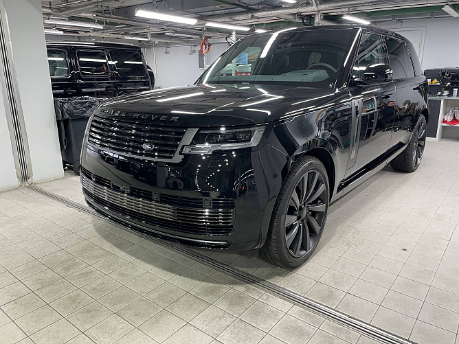 Land Rover Range Rover LWB SV 4.4 (615 л.с.) Черный, 2026