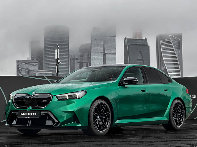 BMW M5 4.4 (727 л.с.) Зеленый металлик, 2024