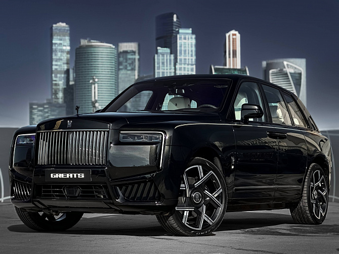 Rolls-Royce Cullinan Black Badge FL 6.75 (600 л.с.) Черный, 2025