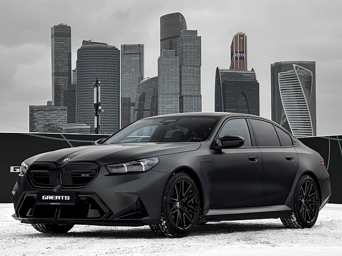 BMW M5 4.4 (727 л.с.) Серый матовый, 2024