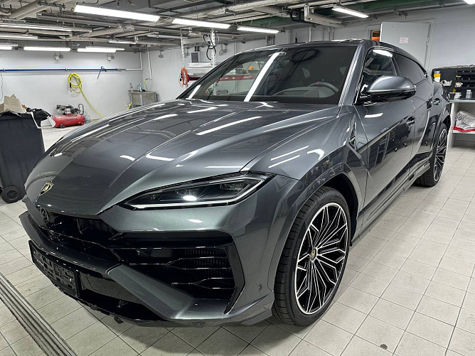 Lamborghini Urus SE 4.0 (800 л.с.) Темно-серый, 2026