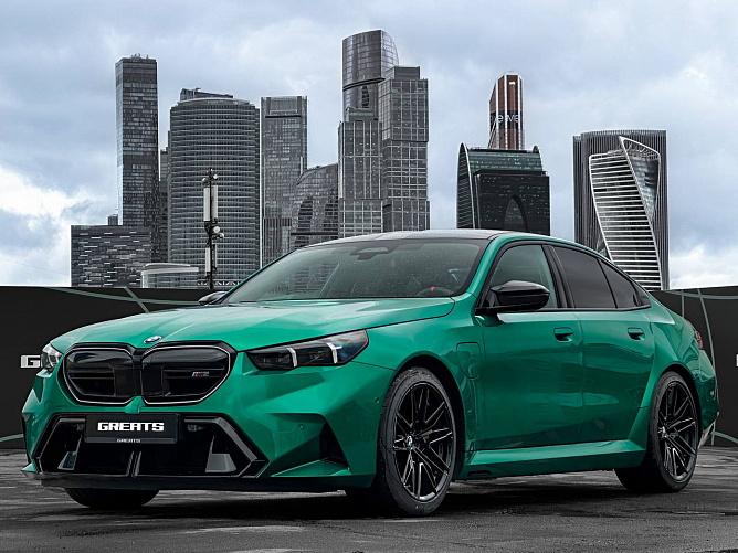 BMW M5 4.4 (727 л.с.) Зеленый металлик, 2025