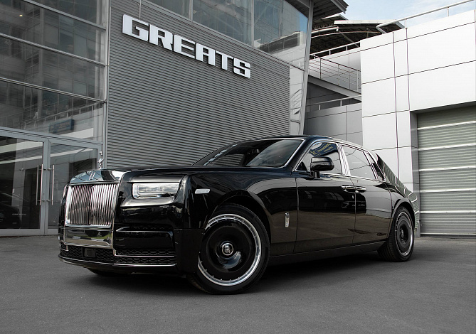 Rolls-Royce Phantom 6.75 (571 л.с.) Черный, 2026