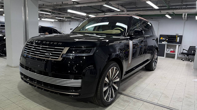 Land Rover Range Rover SV LWB 4.4 (615 л.с.) Черный, 2026