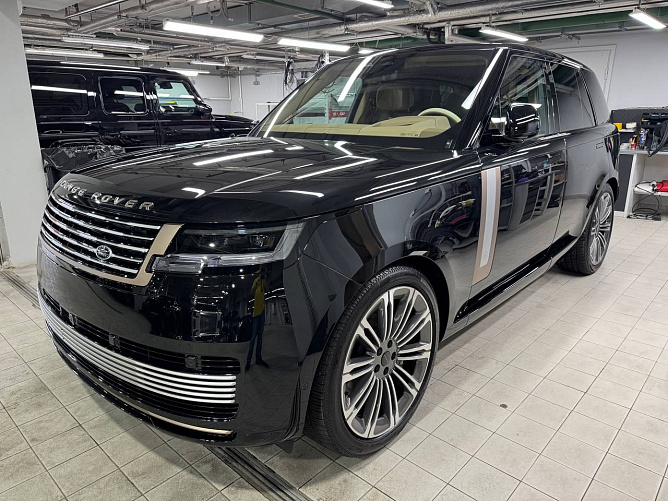 Land Rover Range Rover SV 4.4 (615 л.с.) Черный, 2026