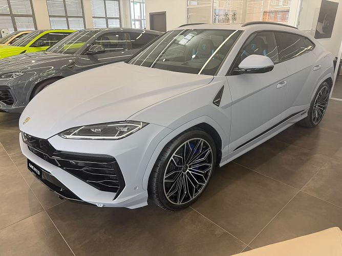 Lamborghini Urus SE 4.0 (800 л.с.) Серый матовый, 2026
