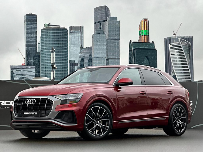 AUDI Q8 3.0 (286 л.с.) Красный, 2022