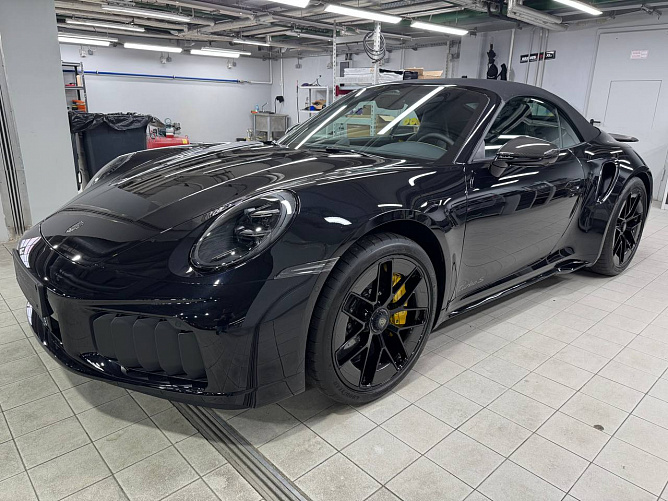 Porsche 911 Turbo S Cabrio FL 3.6 (711 л.с.) Черный, 2026