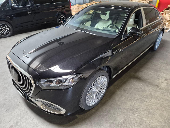 Mercedes-Benz S580 Maybach FL 4.0 (560 л.с.) Черный, 2026