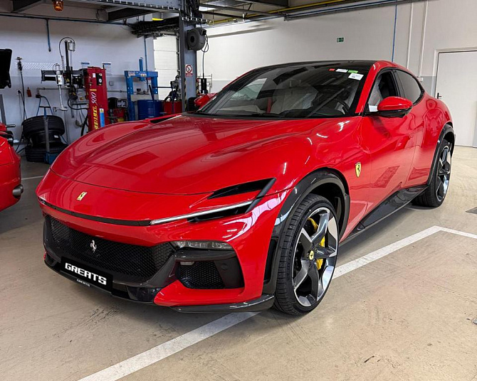 Ferrari Purosangue 6.5 (725 л.с.) Красный, 2026