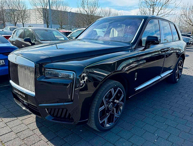 Rolls-Royce Cullinan Black Badge FL