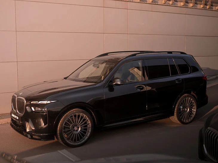Купить Alpina XB7 4.4 (621 л.с.) Черный, 2022 в Москве и Алматы
